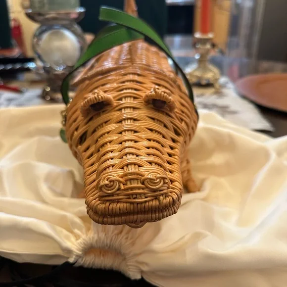 NWOT Kate Spade Wicker Alligator with Green Accent - Picture 5 of 6